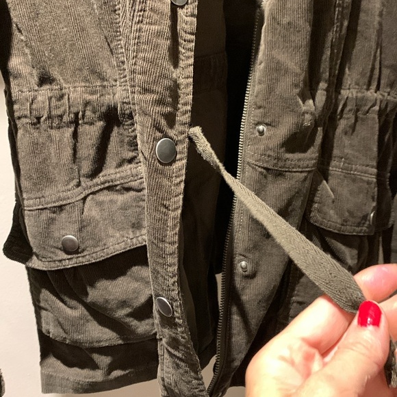 Ashley By 26 International Utility Collection - Picture 5 of 10